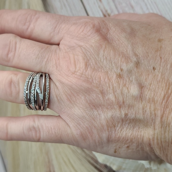 WHITE SAPPHIRE STERLING SILVER CRISS CROSS RING - Picture 9 of 10